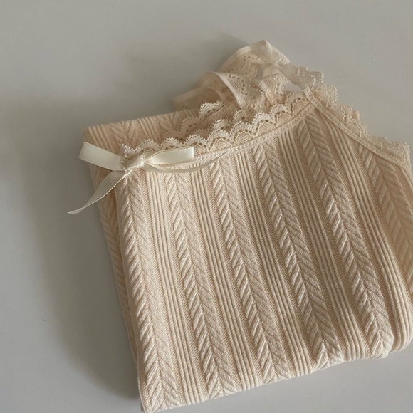 Cream Lace Tank - Picture 2 of 8